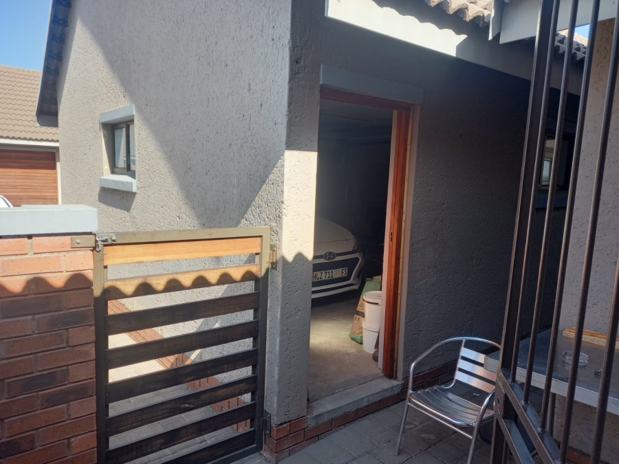 To Let 2 Bedroom Property for Rent in Heuwelsig Free State